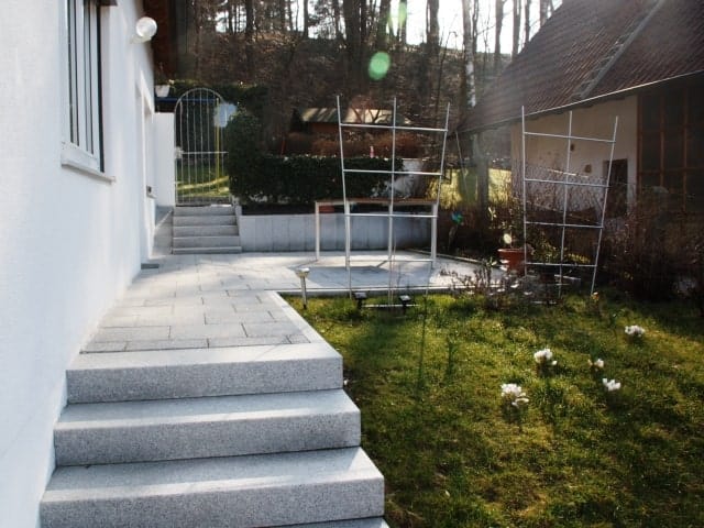 Gartentreppe bei Landshut Granit Blockstufen