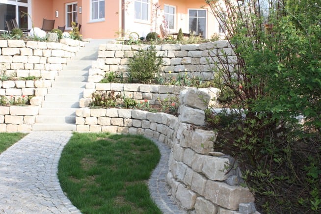 Natursteinmauer Gartengestaltung